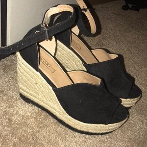 Yoki Wedges